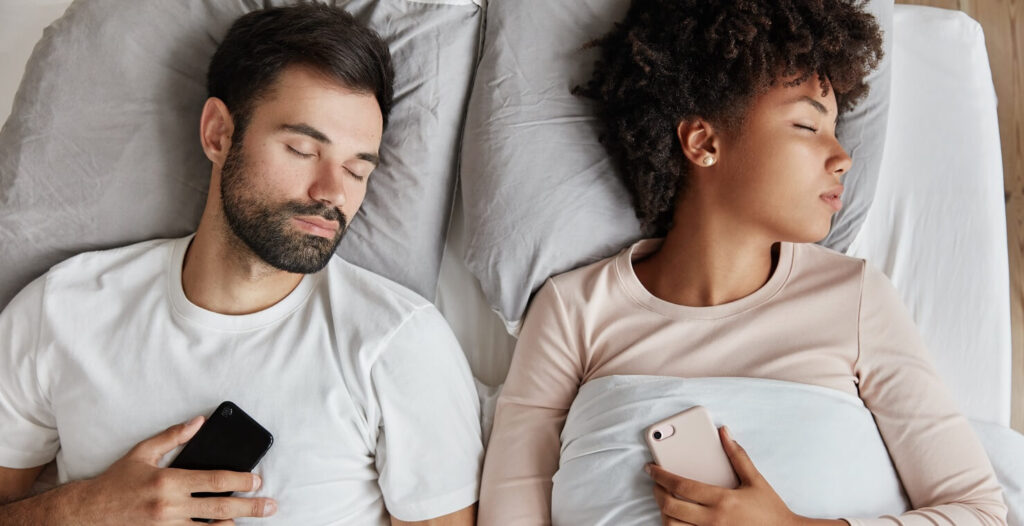 sleep with smartphone
